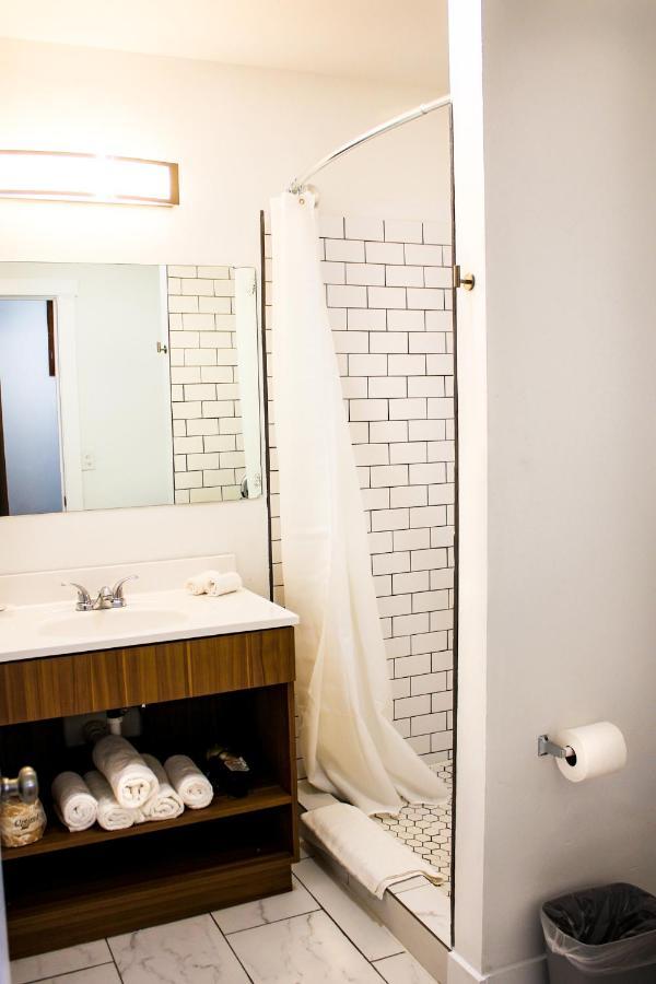 Blue Sage Inn & Suites 布兰丁 外观 照片