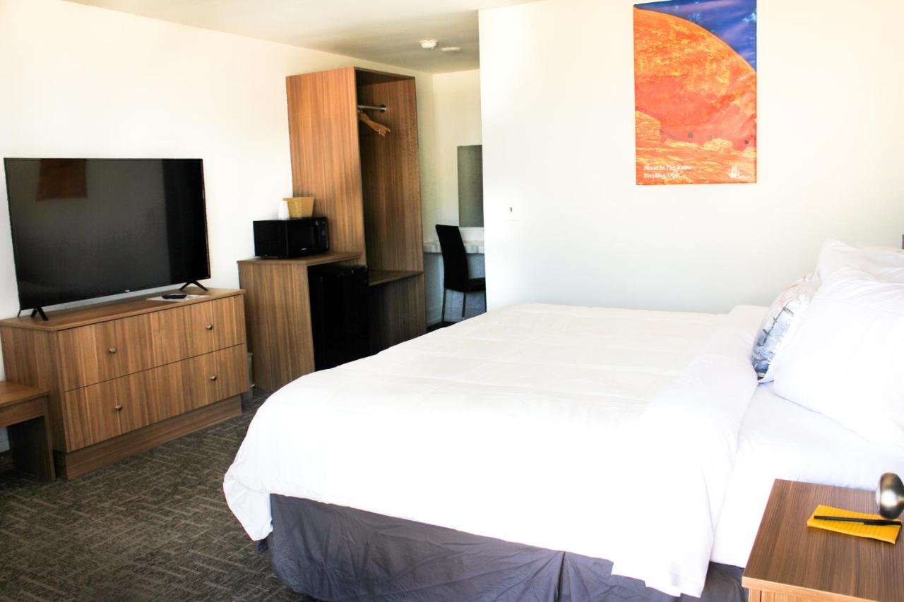 Blue Sage Inn & Suites 布兰丁 外观 照片