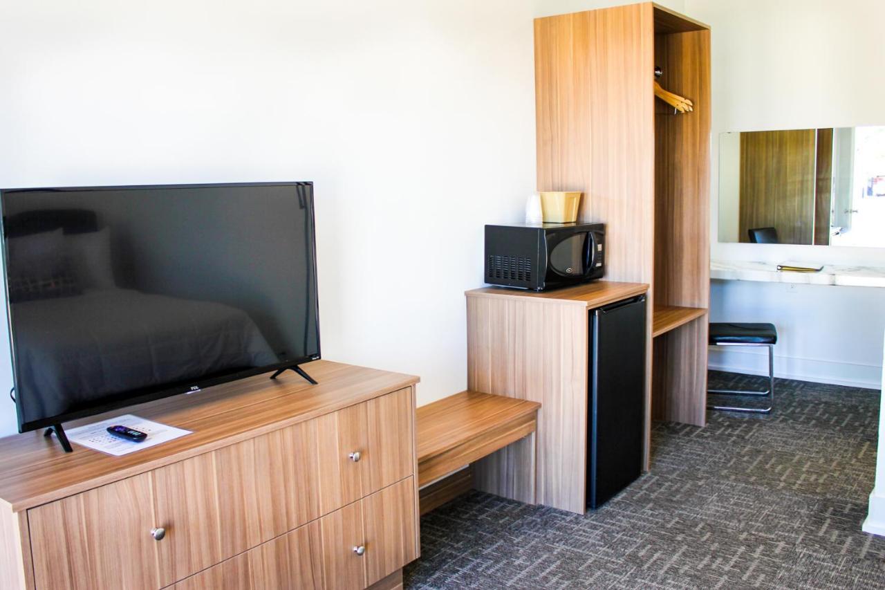 Blue Sage Inn & Suites 布兰丁 外观 照片