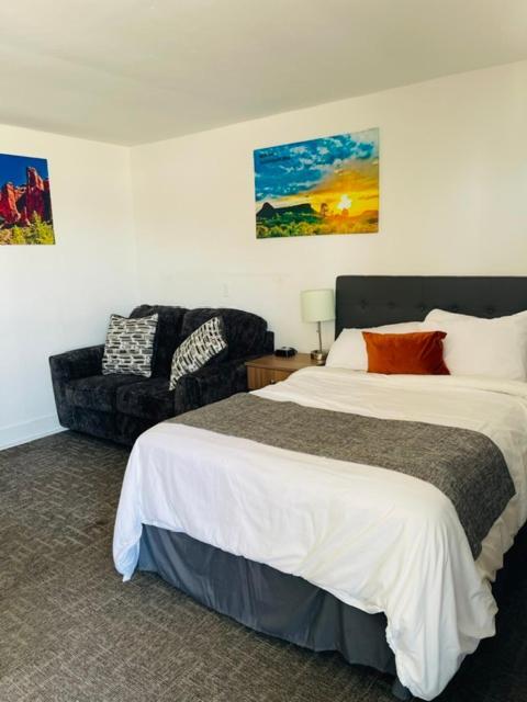 Blue Sage Inn & Suites 布兰丁 外观 照片